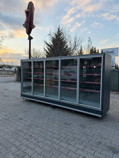 Altı kapılı market vitrin dolabı